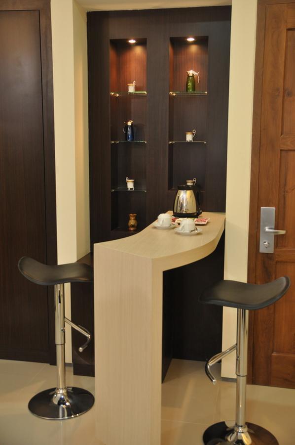 Regina Hotel Pemalang Exterior photo
